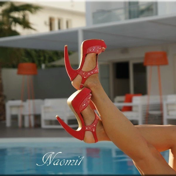 naomi1