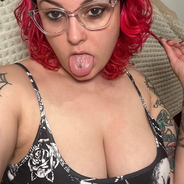 Rebeca Addams 🔥 alternativa y curvy 🇪🇸