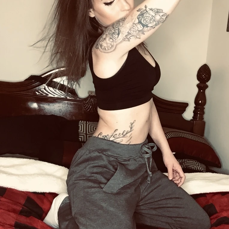 Angela Spires💋