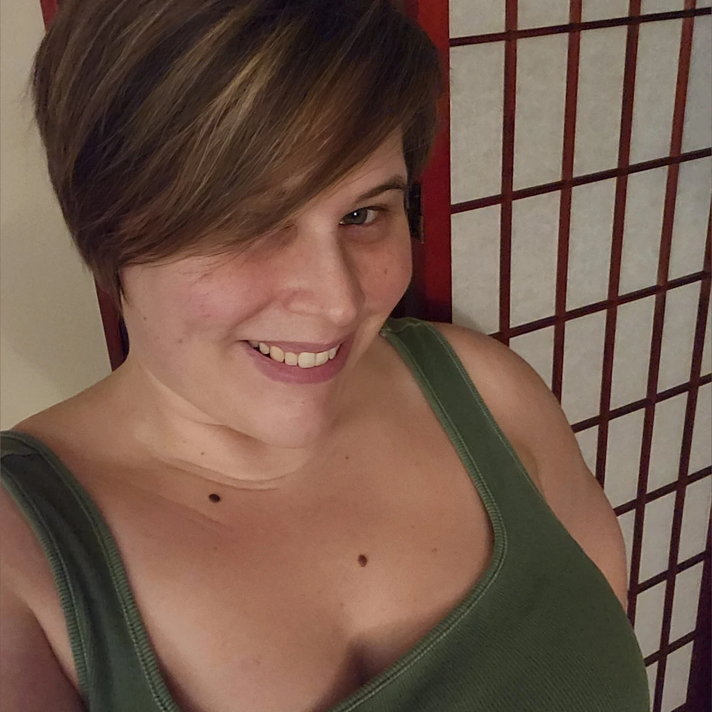 Clara Crisp - The Hot Mom Next Door 🔥