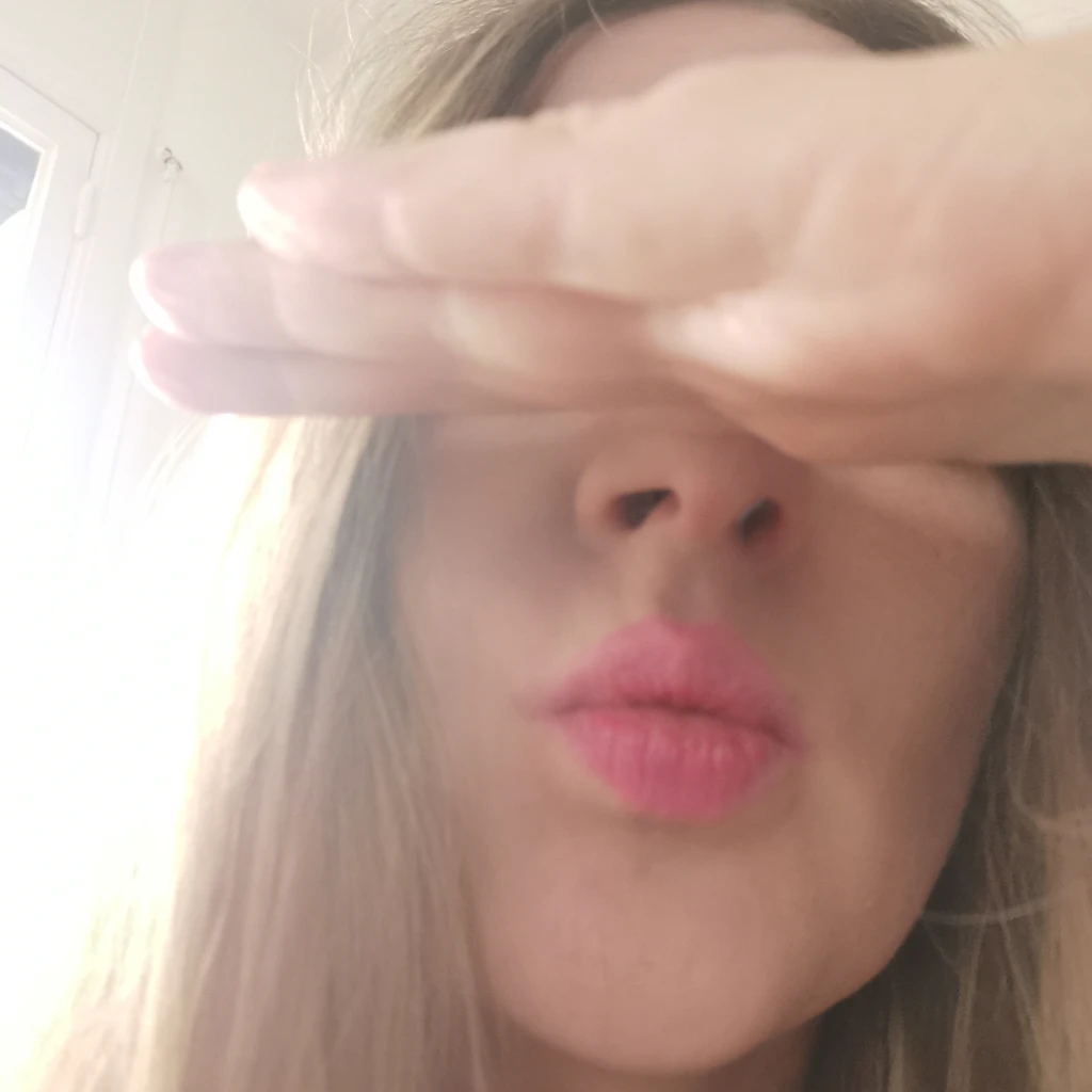 Lasweetyblonde