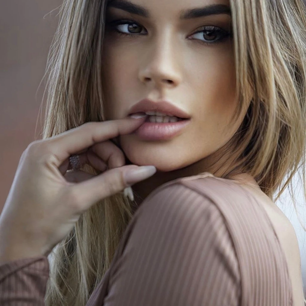 Ada Lapiedra VIP