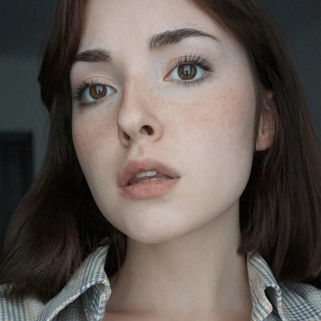 Anie Anarom