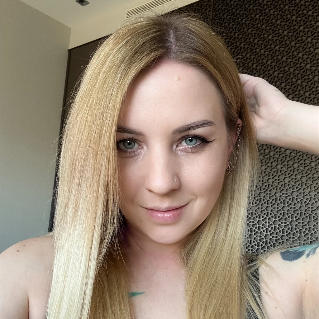 Grace Blonde Babe