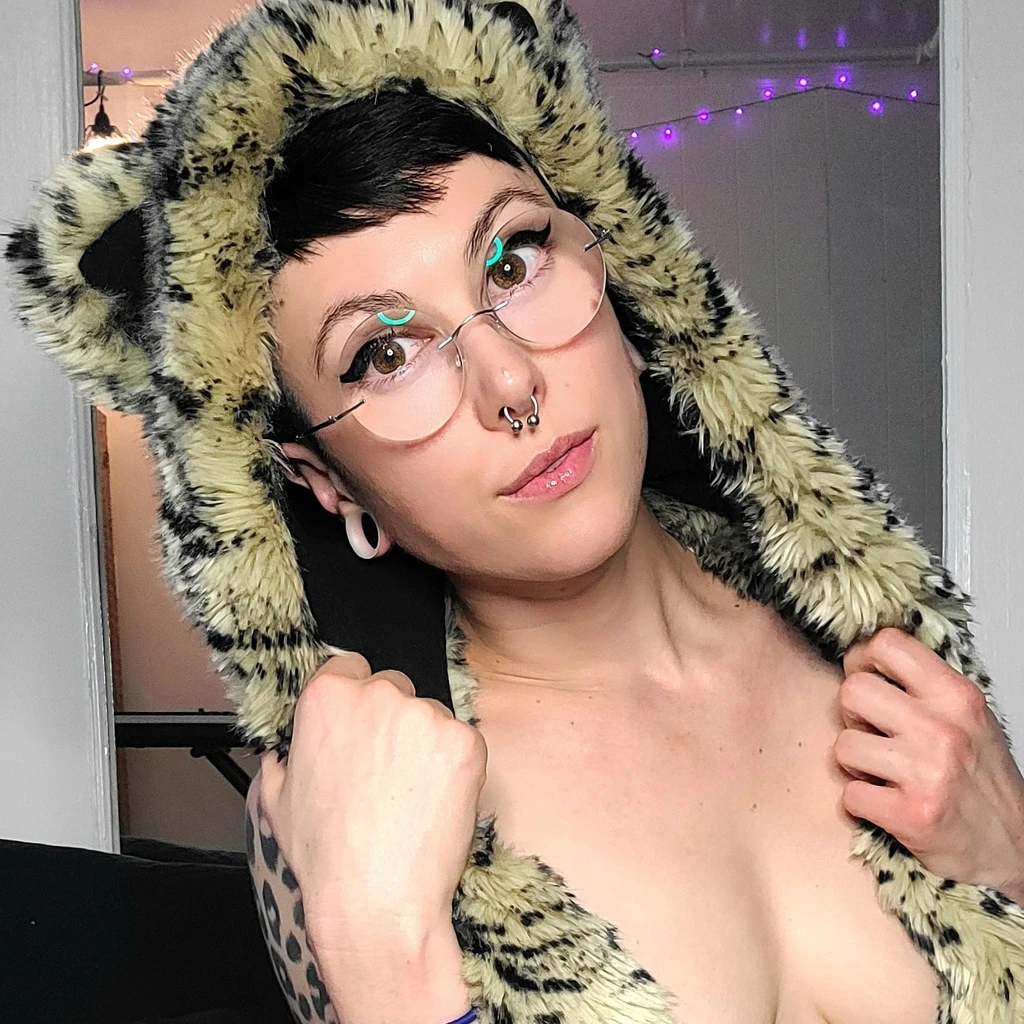 Avatar of @alienpixiekitty