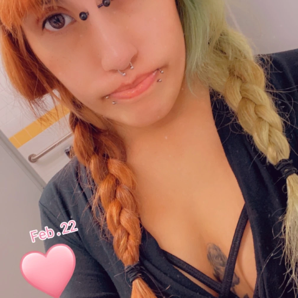 Goth babe